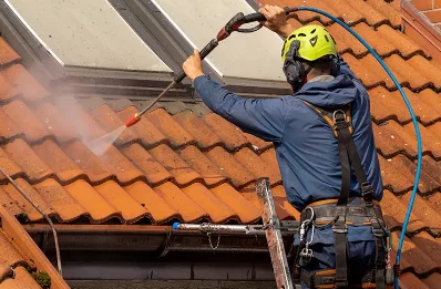 Démoussage et hydrofuge de toiture à Quenne
